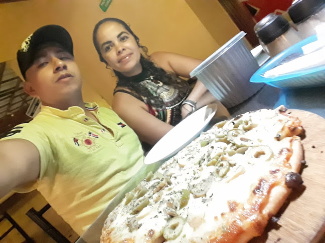 8GHH+F24, Unnamed Road, Quinindé