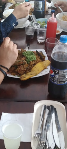 Opinii despre Marisquería Los Delfines în Ibarra - Gastronomía y hostelería