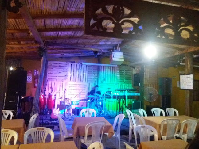 junto a Tv Cable, Av. Reales Tamarindos, y, Portoviejo 130103