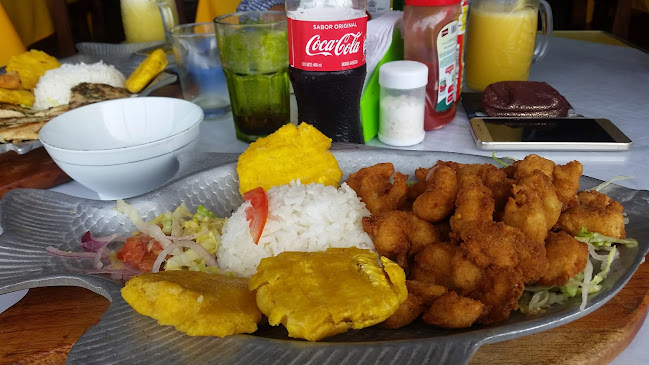 X8QR+X3C, Esmeraldas