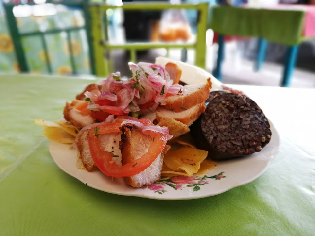 3XJQ+JC9 Frente a palmeras, Av.principal Rio Amazonas, y, Nobol