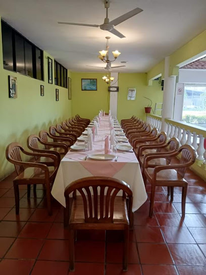 Carnes y Mariscos D'Luis