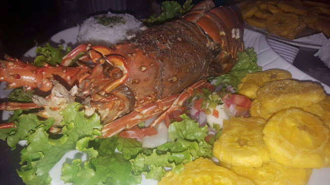 M5FV+JVQ, y, Av Azuay & Piedrahita, Pasaje