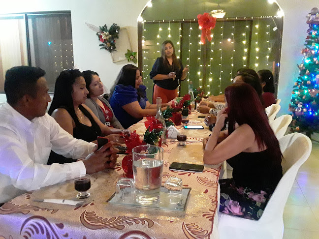 Opinii despre Molina Market & Coffee în Salinas - Gastronomía y hostelería