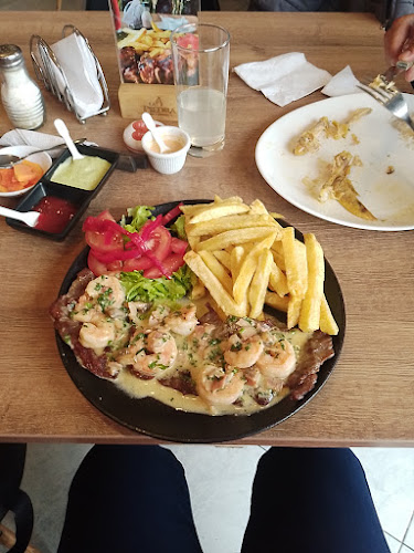 La Piedra Grill & Sandwiches