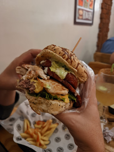 Demetrio Aguilera Malta Mzna. 837, Villa 4, Guayaquil 090508