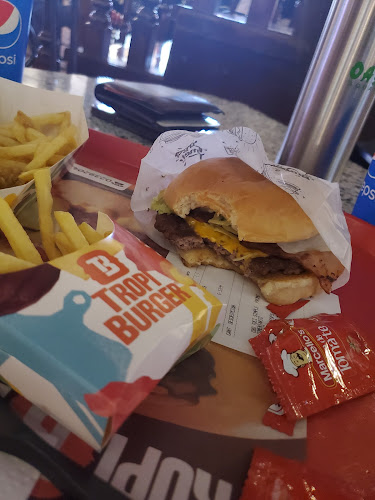 TROPIBURGER - San Luis