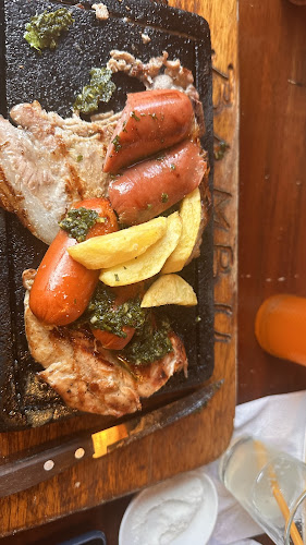 Opinii despre BRUNELI PARRILLADAS Y PIZZAS în Baños de Agua Santa - Gastronomía y hostelería