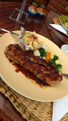 Puerto Lago Lago San Pablo - Gastronomía y hostelería