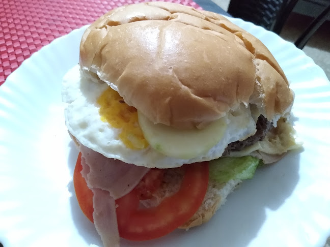 Comentarii opinii despre Las ricas hamburguesas de la Negrita Crucelina