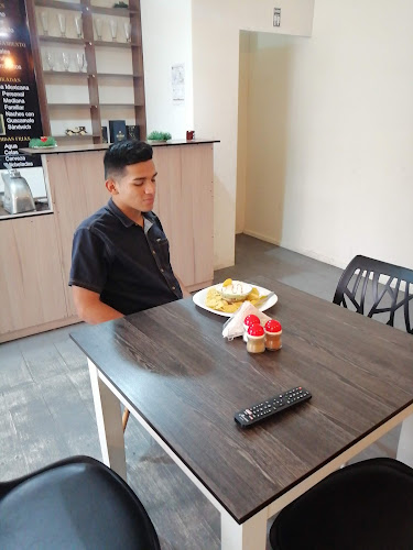 BREAK Frutas Cafe & Bar - Piñas