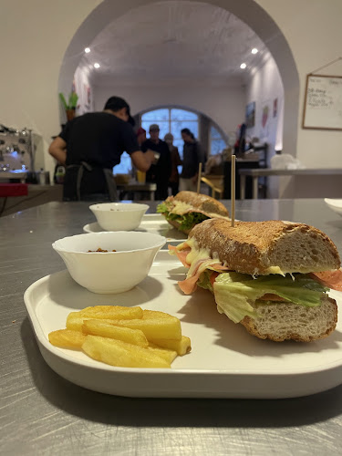 Comentarii opinii despre Taita Cafeteria Panaderia