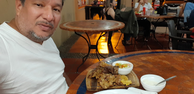 Plaza San Antonio, Via a Samborondon 10.5, Samborondón