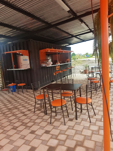Opinii despre La Estacion Coffee Bar în Francisco de Orellana - Gastronomía y hostelería