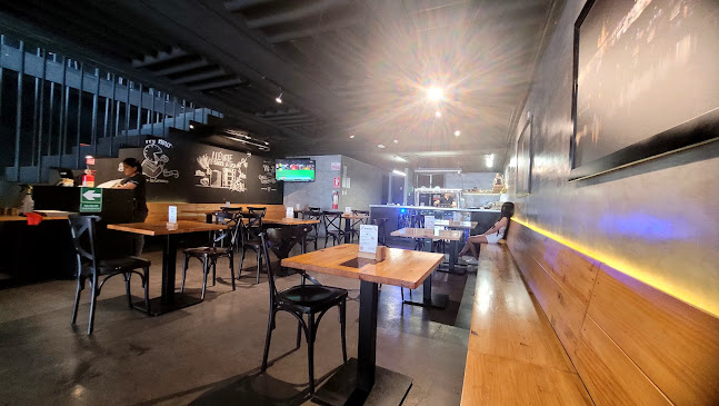 Golden Prague Pub - Urdesa - Guayaquil