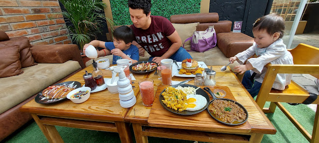 Avenida 31 de octubre y, Carr. Panamericana, Otavalo 100450