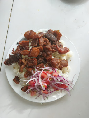 Caldo de morcilla y fritada de Don Hernan Peña