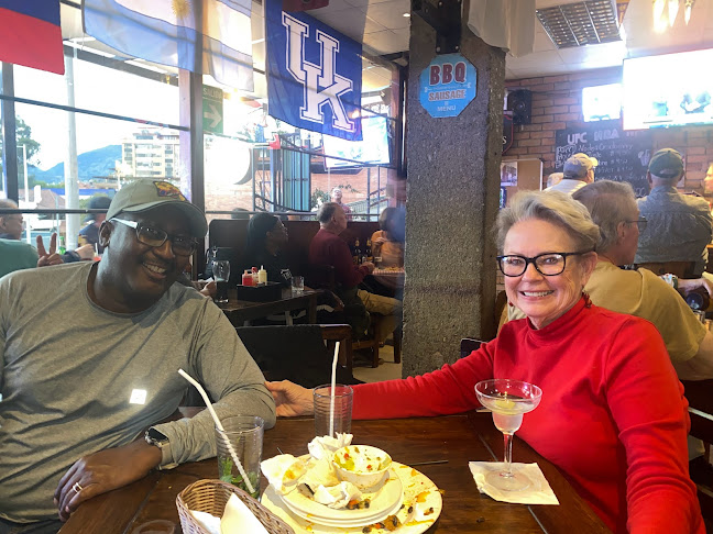 Opinii despre Common Grounds Sports Bar & Grill în Cuenca - Gastronomía y hostelería