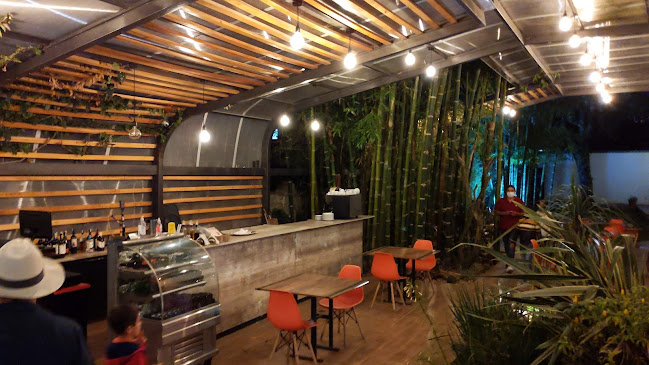 The Magic Bean Restaurante, Banos de Agua Santa