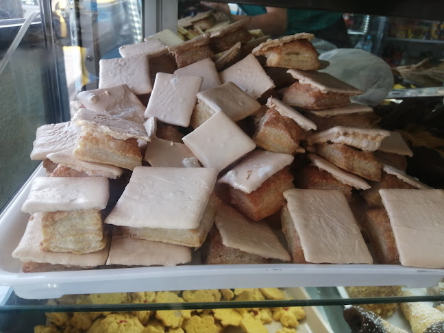 DELI'S PANADERIAS - Sangolquí