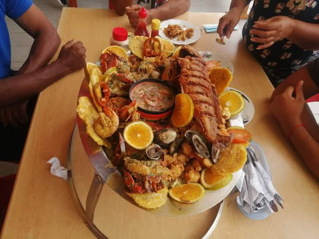 Opinii despre Malecón de Las Palmas - Patio de Comidas în Esmeraldas - Gastronomía y hostelería