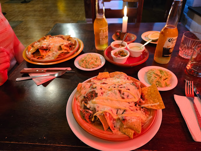 Calle 12 de Noviembre, y, Baños de Agua Santa 180250
