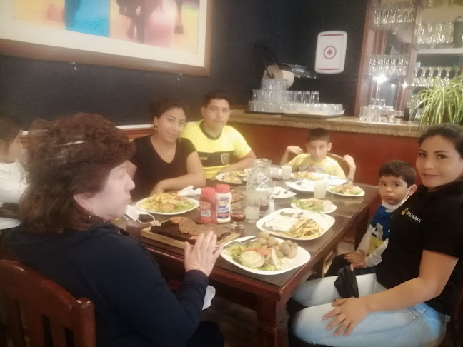 Opinii despre PARRILLADAS MAMA MICHE PARQUE 12 DE NOVIEMBRE în Ambato - Gastronomía y hostelería