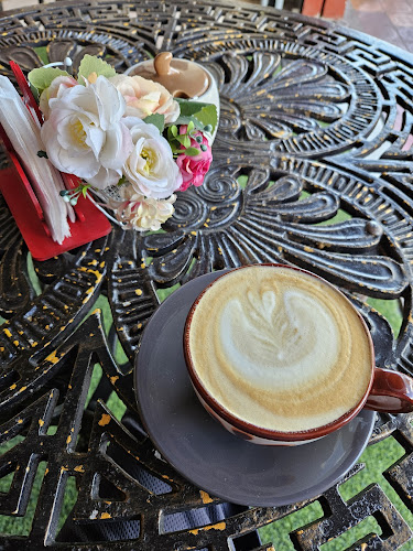 Red Rabbit Coffee Lounge