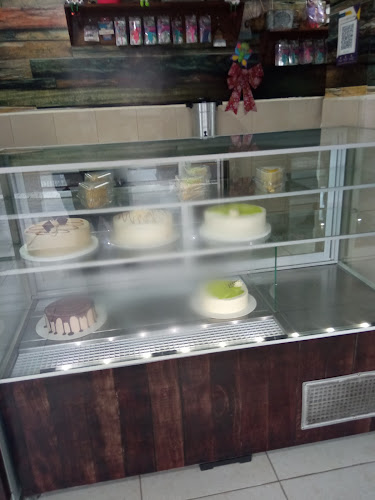 Amauta 114 S34F, DELICATEZZA PASTELERÍA, Y, Quito 170702