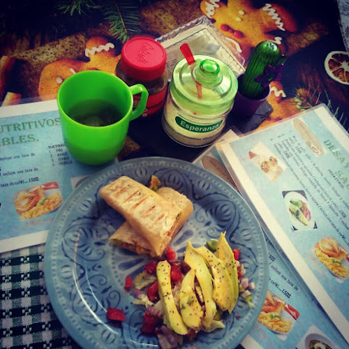 MC2C+7F5, C. Colón, Jipijapa