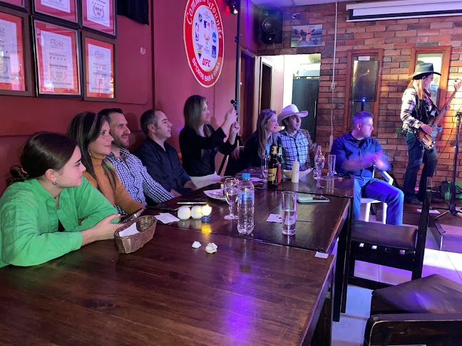 Common Grounds Sports Bar & Grill - Cuenca