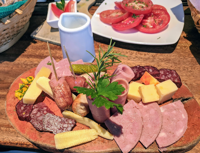 Opinii despre Swiss Bistro Baños în Baños de Agua Santa - Gastronomía y hostelería