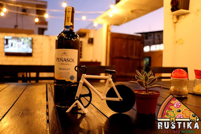 Rustika Pizza y Pasta Artesanal