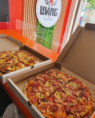 Living Restobar - Cotacachi