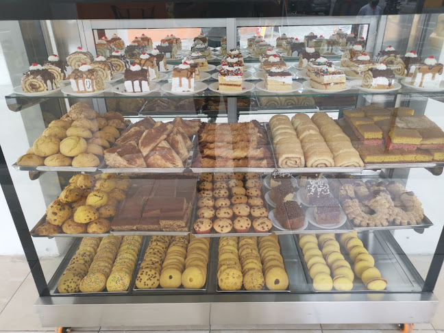 Costandina Panadería y Pastelería