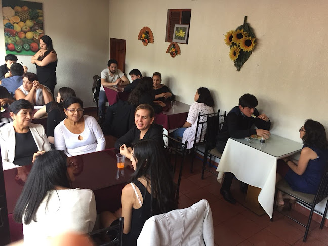 7565+W2R, Av. Coronel Francisco Carrasco, Azogues