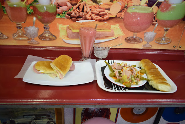 Fuente de Soda Hugo’s - Riobamba