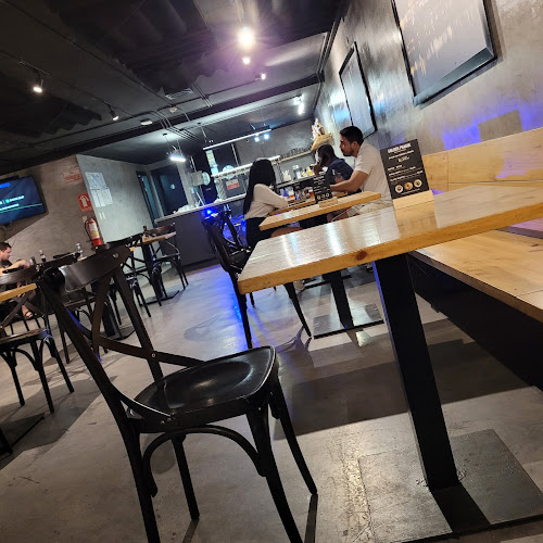 Golden Prague Pub - Urdesa