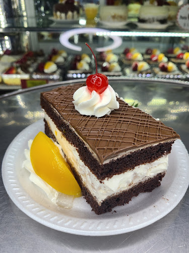 Panaderia y Pasteleria "Elite" - Quito