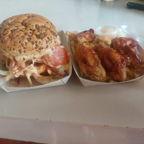 Bolívar 115 entre Colón y