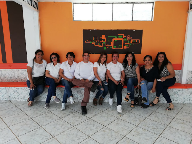 2Q9R+3VV, E682, Loja