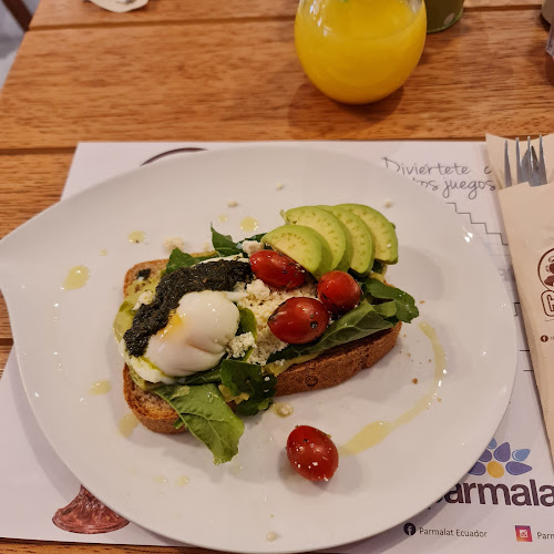 Opinii despre Ceres Cereal, Tostadas y Café Cumbayá în Quito - Gastronomía y hostelería