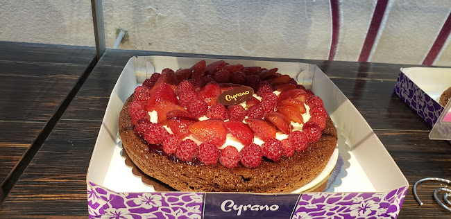 Av. Portugal E9-59 y, Quito 170135