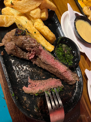 Opinii despre La Taberna Bar&Grill Otavalo în Otavalo - Gastronomía y hostelería