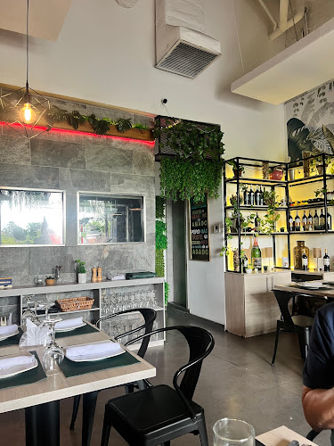 CC Las Terrazas atras de Rio Centro, Guayaquil 092301