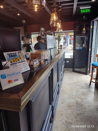 Bar KARAOKE - Baños de Agua Santa