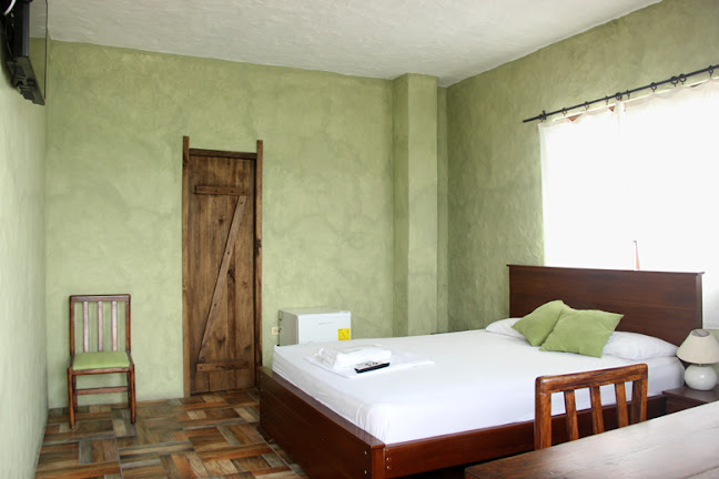 Opinii despre El Viejo y El Mar Hostal y Restaurante în Crucita - Gastronomía y hostelería