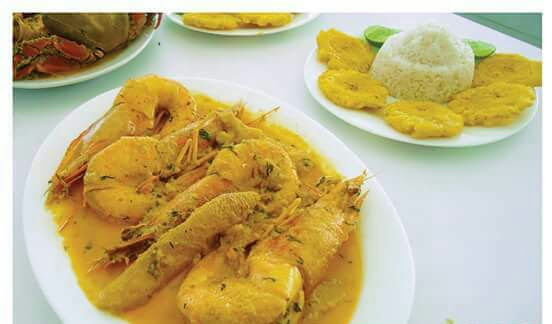 XCM2+XFF, Esmeraldas