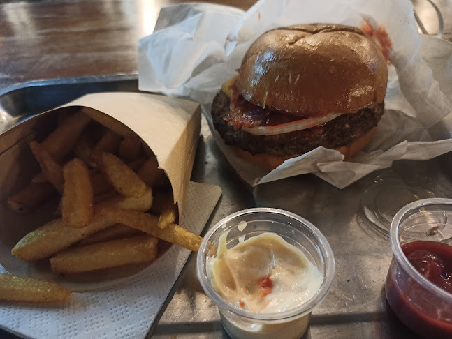 Av. Carlos Luis Plaza Dañin, Guayaquil 090510