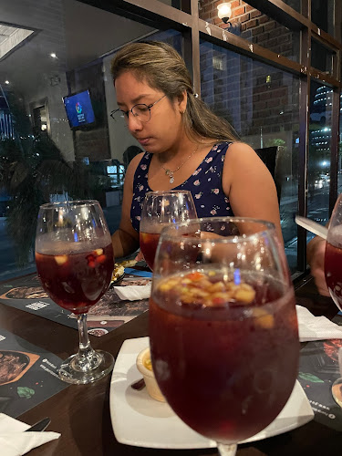 Puerto Moro, Urdesa - Gastronomía y hostelería